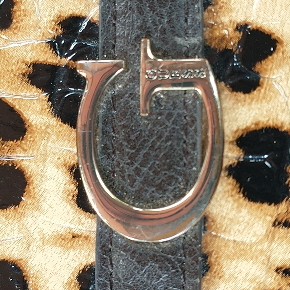 GUESS Organizer Wallet Leopard - Picture 2 of 15